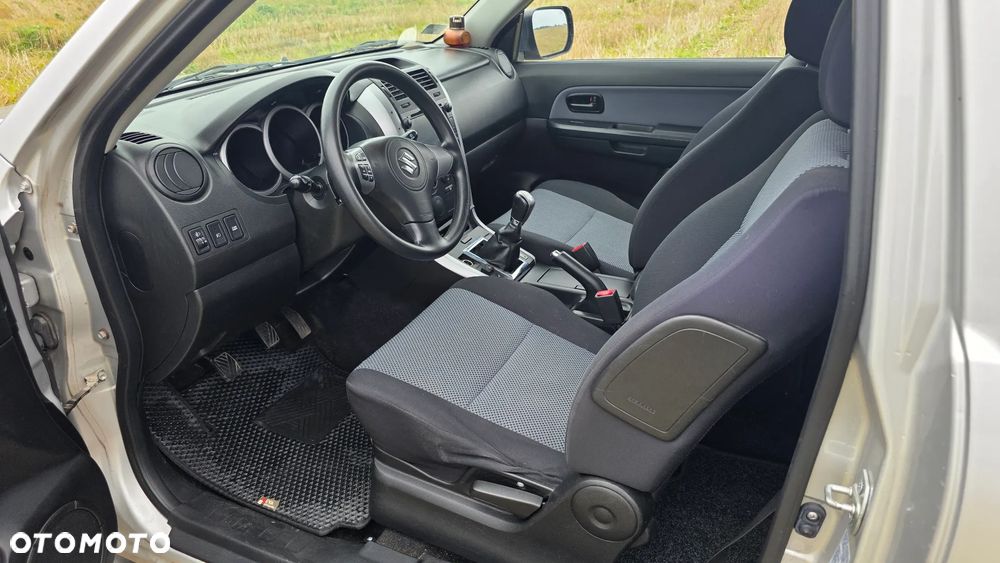 Suzuki Grand Vitara 1.6 - 9