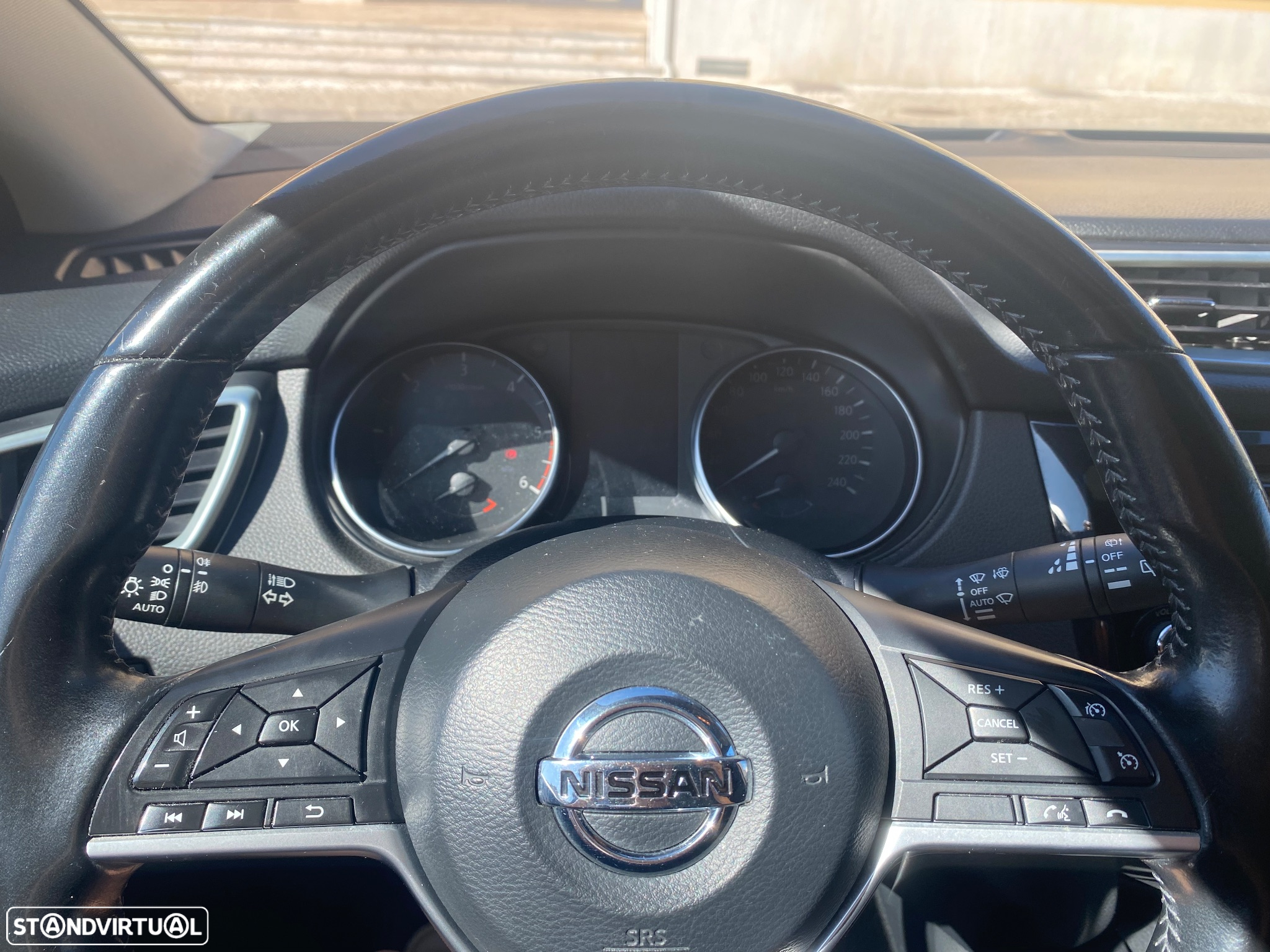 Nissan Qashqai 1.5 dCi N-Connecta Business - 27