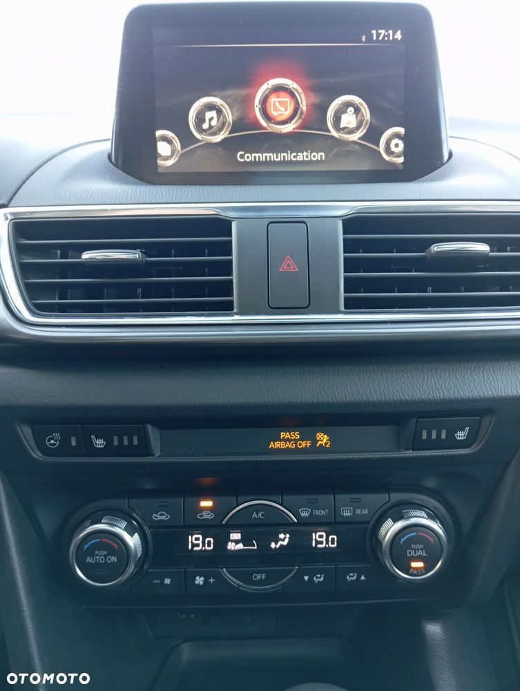 Mazda 3 - 8