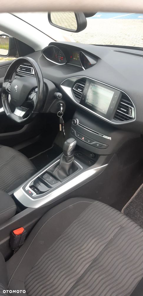 Peugeot 308 SW BlueHDi 150 Automatik Stop & Start Allure - 23