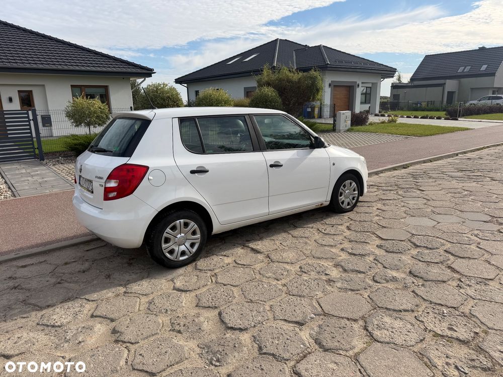 Skoda Fabia 2013 photo 5
