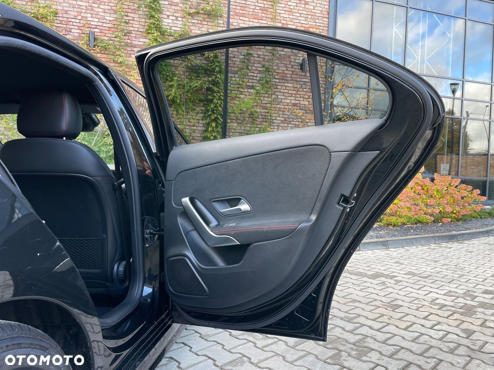 Mercedes-Benz Klasa A 180 7G-DCT AMG Line - 11