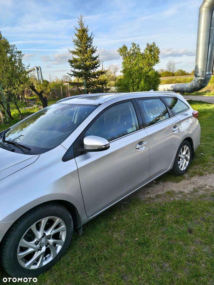 Toyota Auris 1.6 Premium - 10