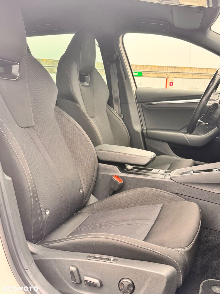 Skoda Octavia 2.0 TDI DSG First Edition - 11