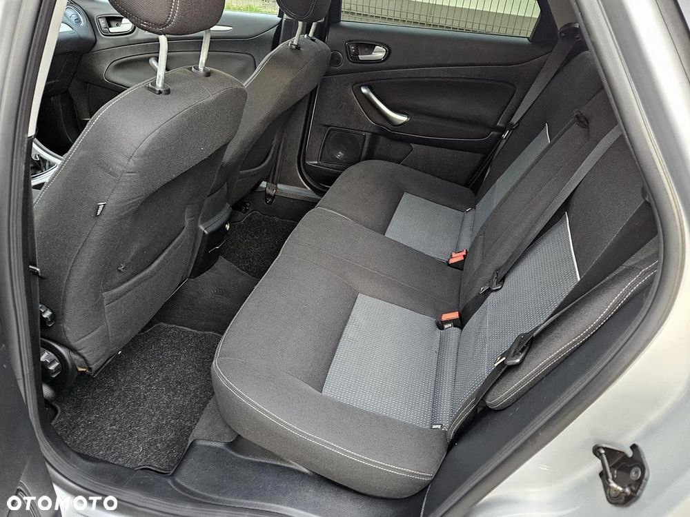 Ford Mondeo 2.0 TDCi Champions Edition - 17