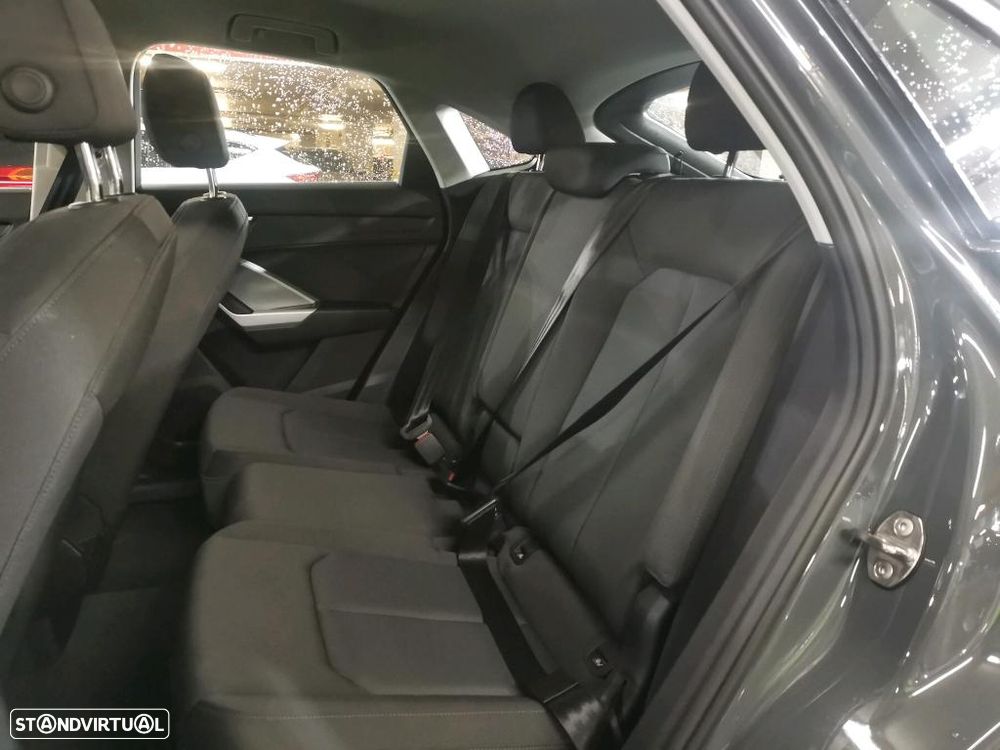 Audi Q3 Sportback 35 TDI S tronic - 8