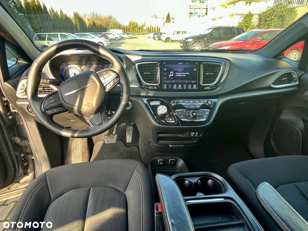 Chrysler Pacifica - 7