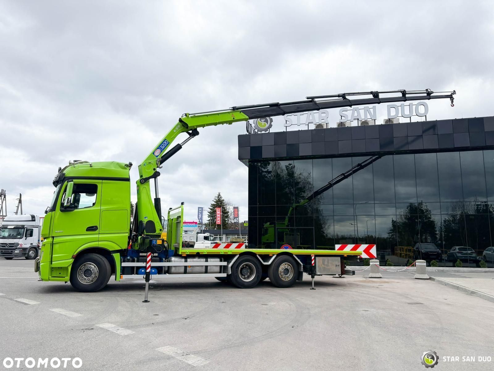 Mercedes-Benz Actros 6x2 HMF 3220 K-7 HDS Żuraw Crane - 4