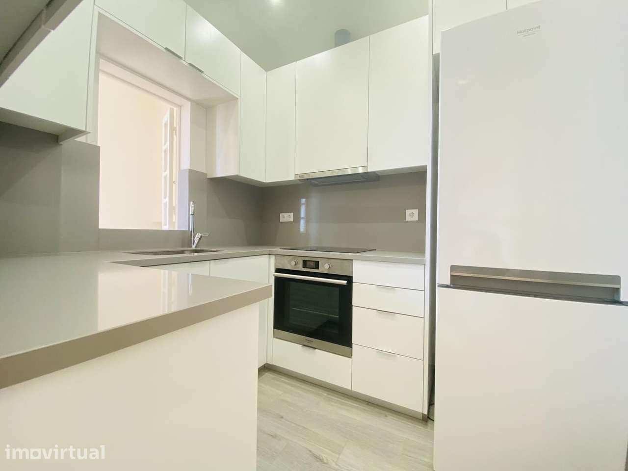 Apartamento T2 com vista, Castelo, Lisboa - Grande imagem: 3/48