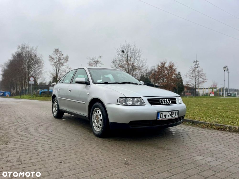 Audi A3 Sportback - 1
