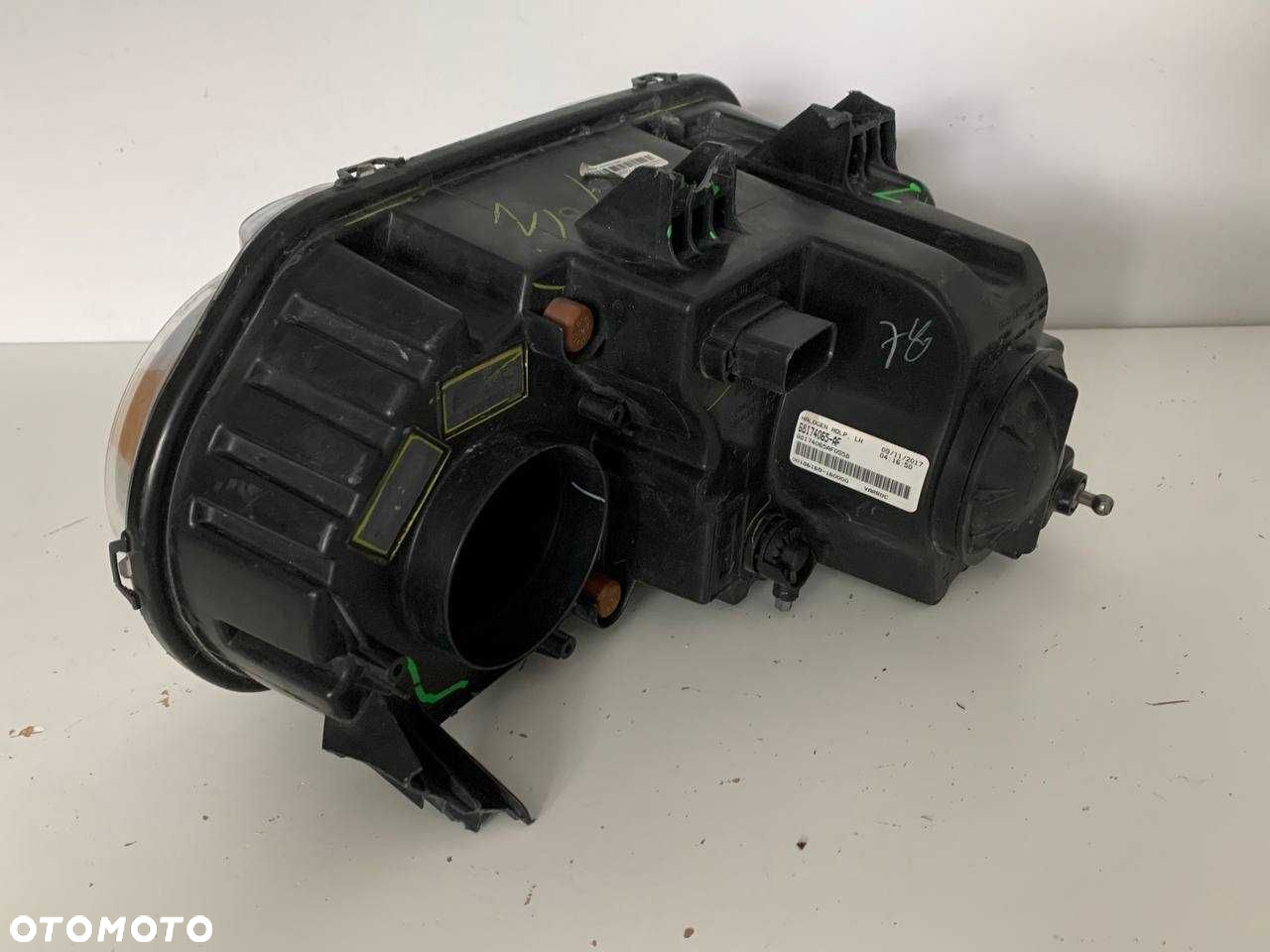 Lampa Reflektor Dodge Challenger 2015+ LED Xenon - 6