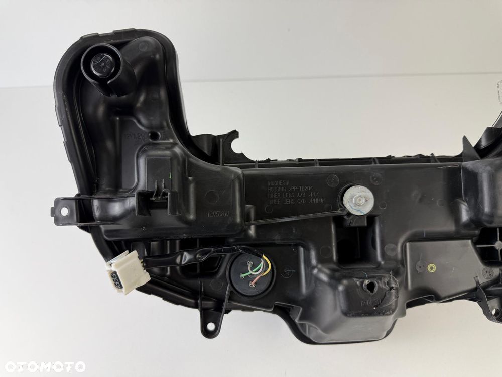 Przednia lampa reflektor Yamaha X-Max 125 2023+ - 10