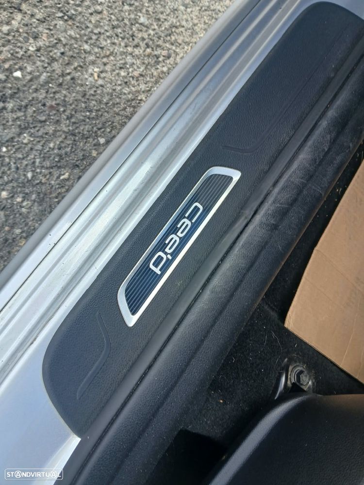 Kia Ceed 1.6 CRDi Nav Line - 34