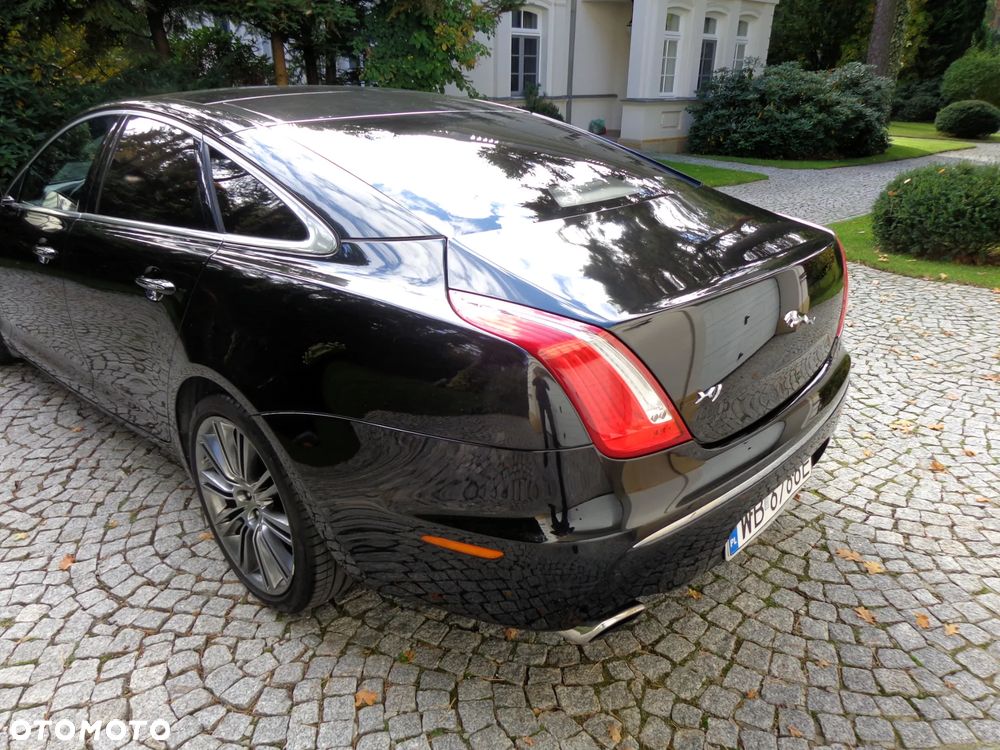 Jaguar XJ - 17