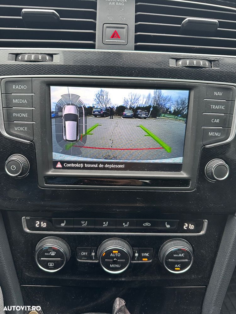 Volkswagen Golf - 21