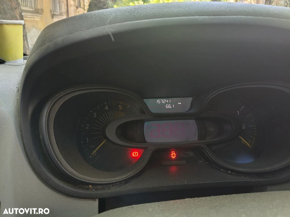 Renault TRAFIC - 10