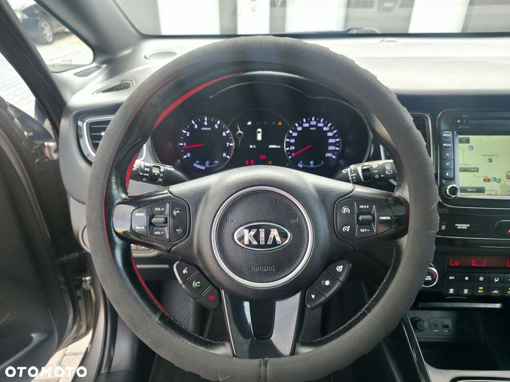 Kia Carens - 23