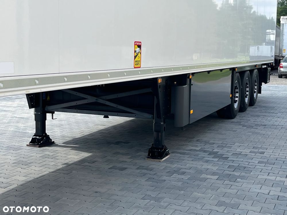Schmitz Cargobull SCB / CHŁODNIA /  CARIER VECTOR 1550 / DRUKARKA / 4 RYGLE/  2016 / NOWE HAMULCE /  OS PODNOSZONA / ZADBANA - 17