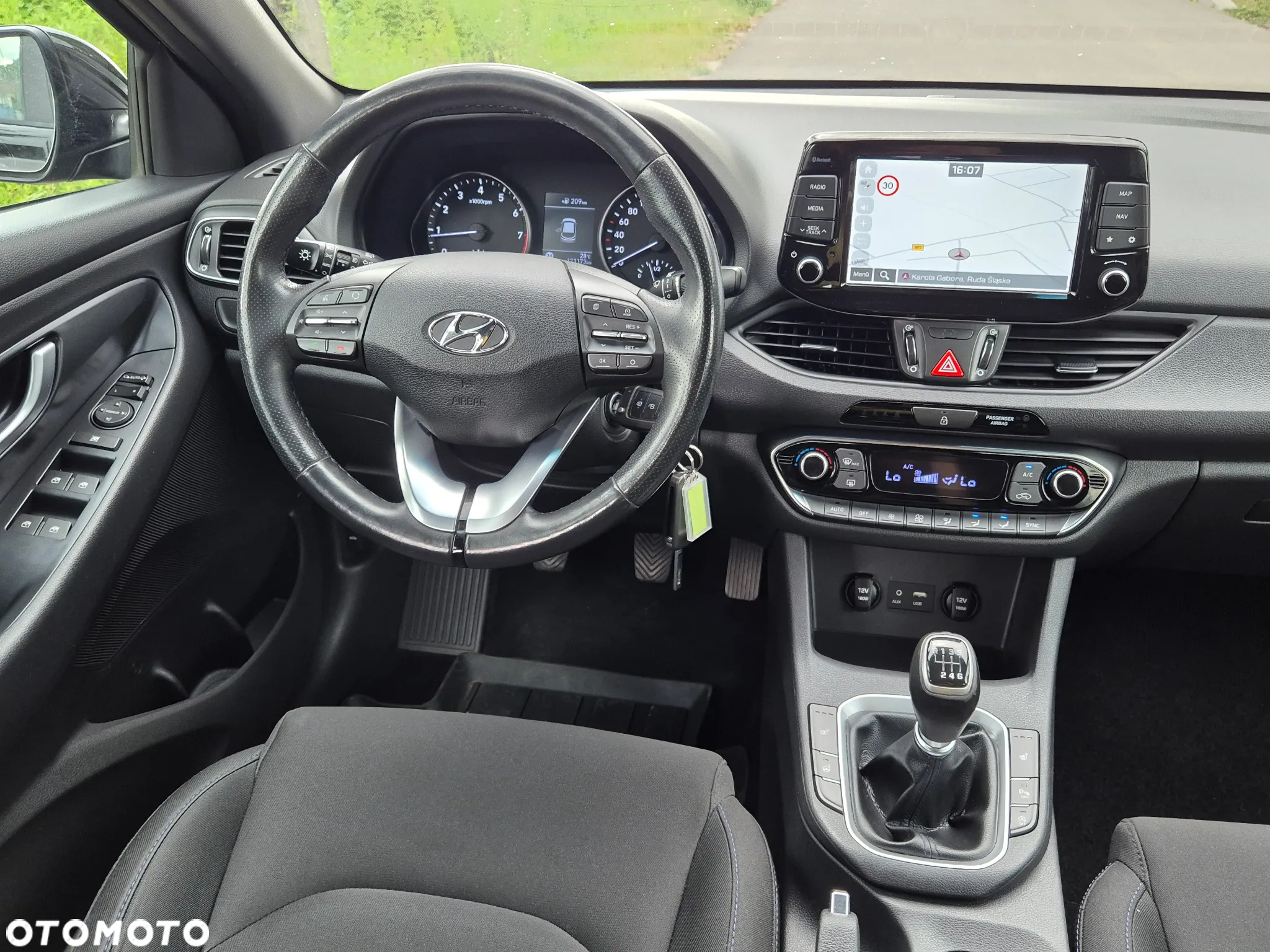 Hyundai i30 Kombi 1.4 T-GDI Premium - 13