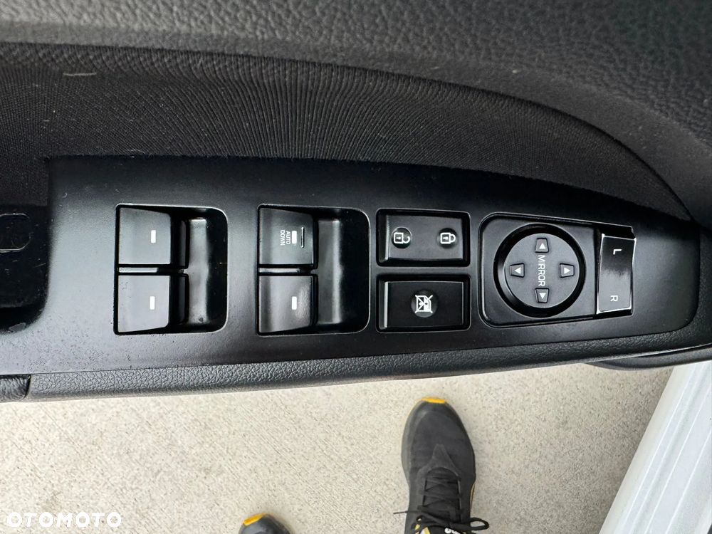 Hyundai Elantra 1.6 Comfort - 10