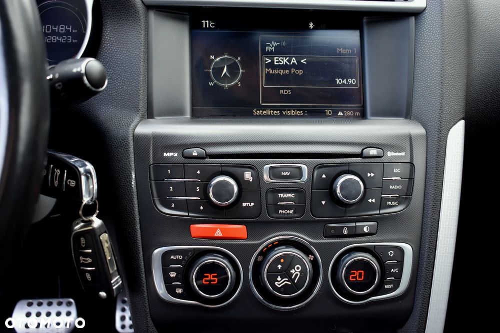 Citroën DS4 e-HDi 110 EGS6 SoChic - 31