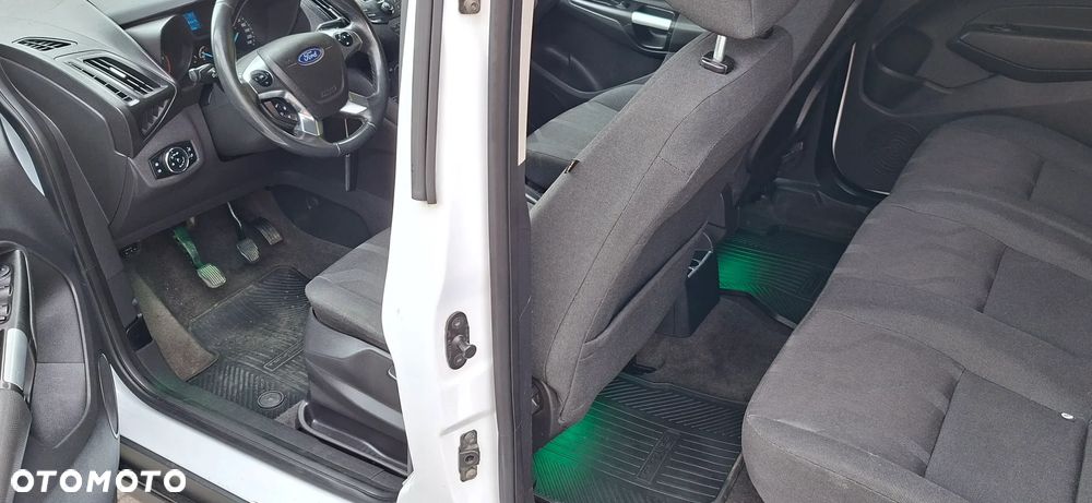 Ford Tourneo Connect Grand - 16