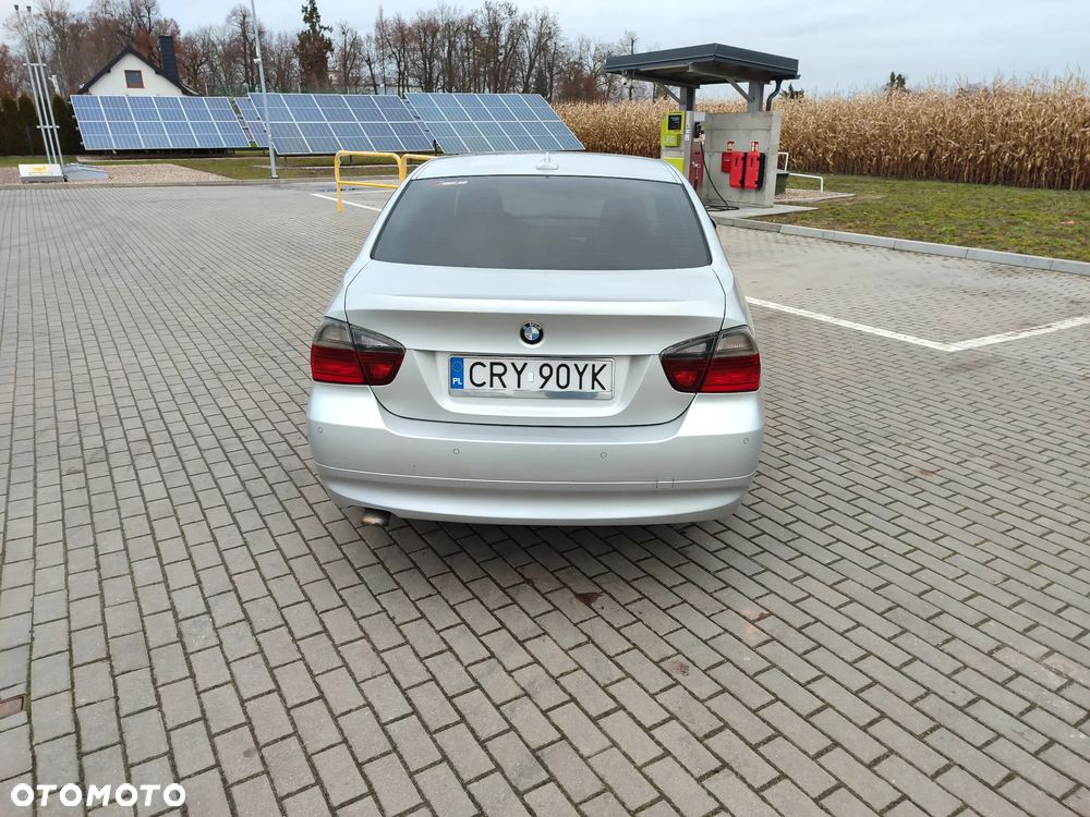 BMW Seria 3 318d - 6