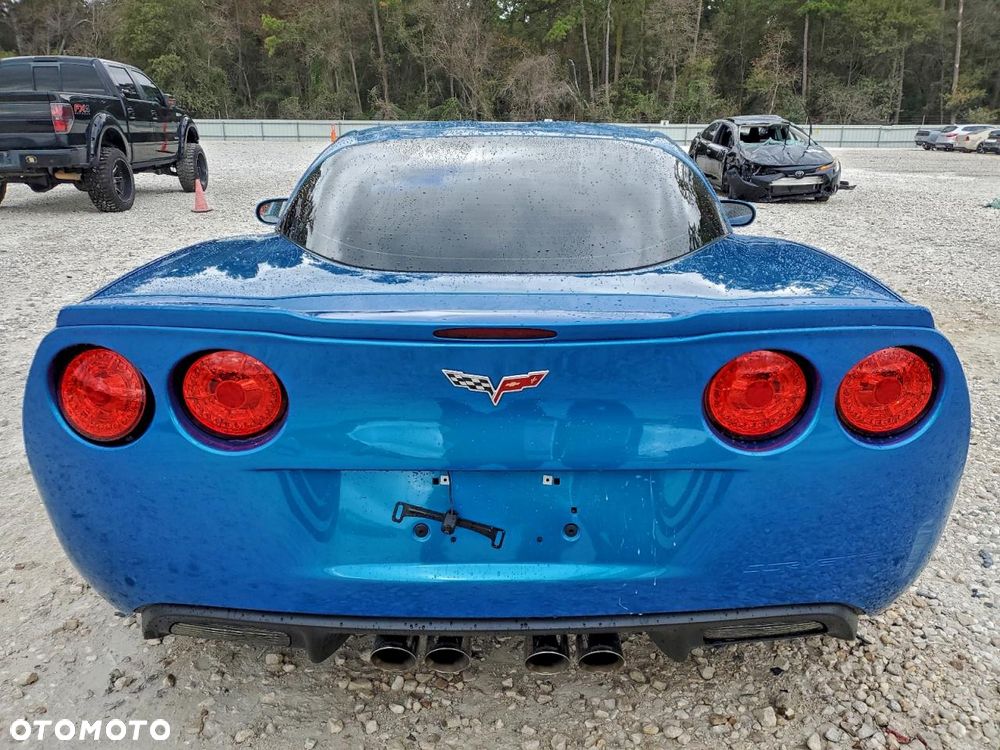 Chevrolet Corvette - 10