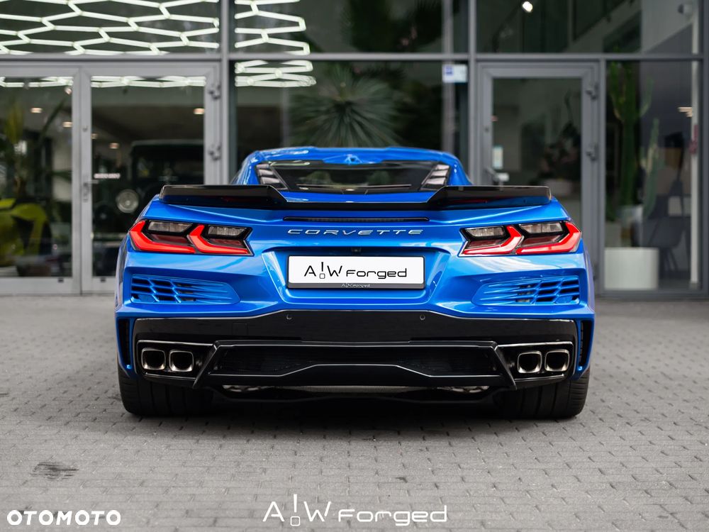 Chevrolet Corvette - 9