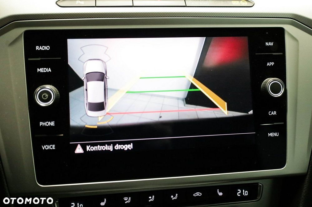 Volkswagen Passat - 20