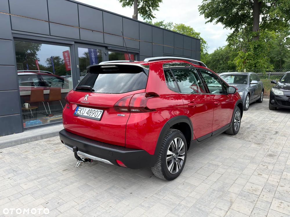 Peugeot 2008 1.2 Pure Tech GPF Allure S&S - 6