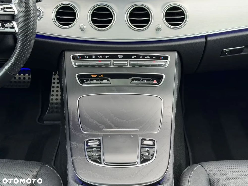 Mercedes-Benz Klasa E 300 de 4-Matic AMG - 23
