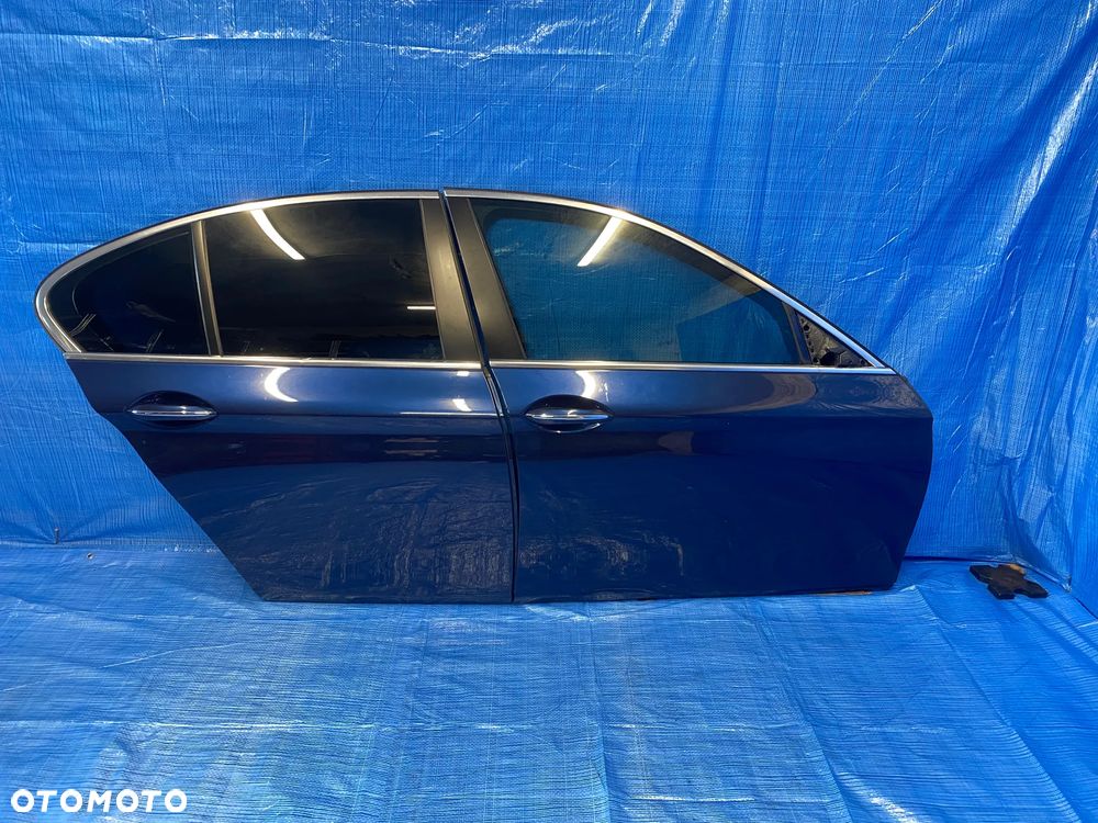 BMW F10 F11 DRZWI PRAWE PRAWY PRZÓD PRZEDNIE TYŁ TYLNE NIEBIESKIE A76 TIEFSEEBLAU  KOMPLETNE LAKIER ORYGINAŁ - 1