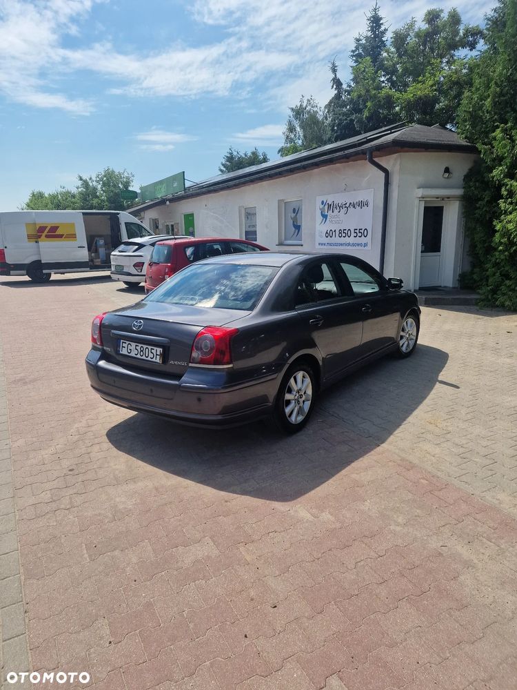 Toyota Avensis 1.8 VVT-i Sol - 13
