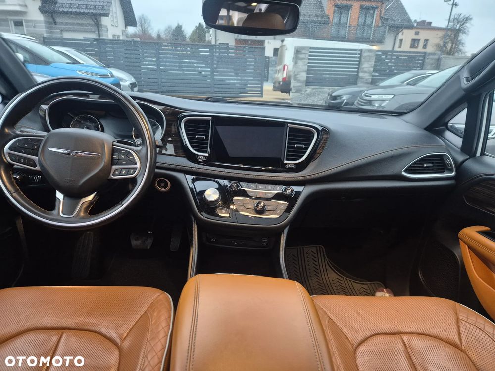 Chrysler Pacifica - 20