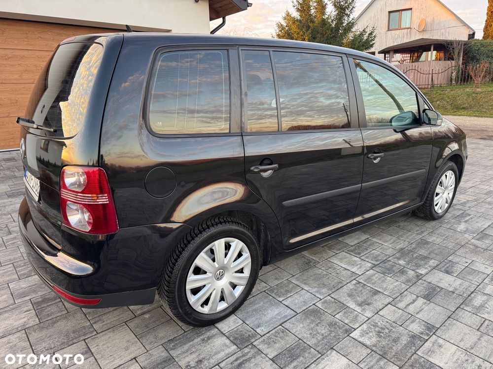 Volkswagen Touran 1.6 - 5