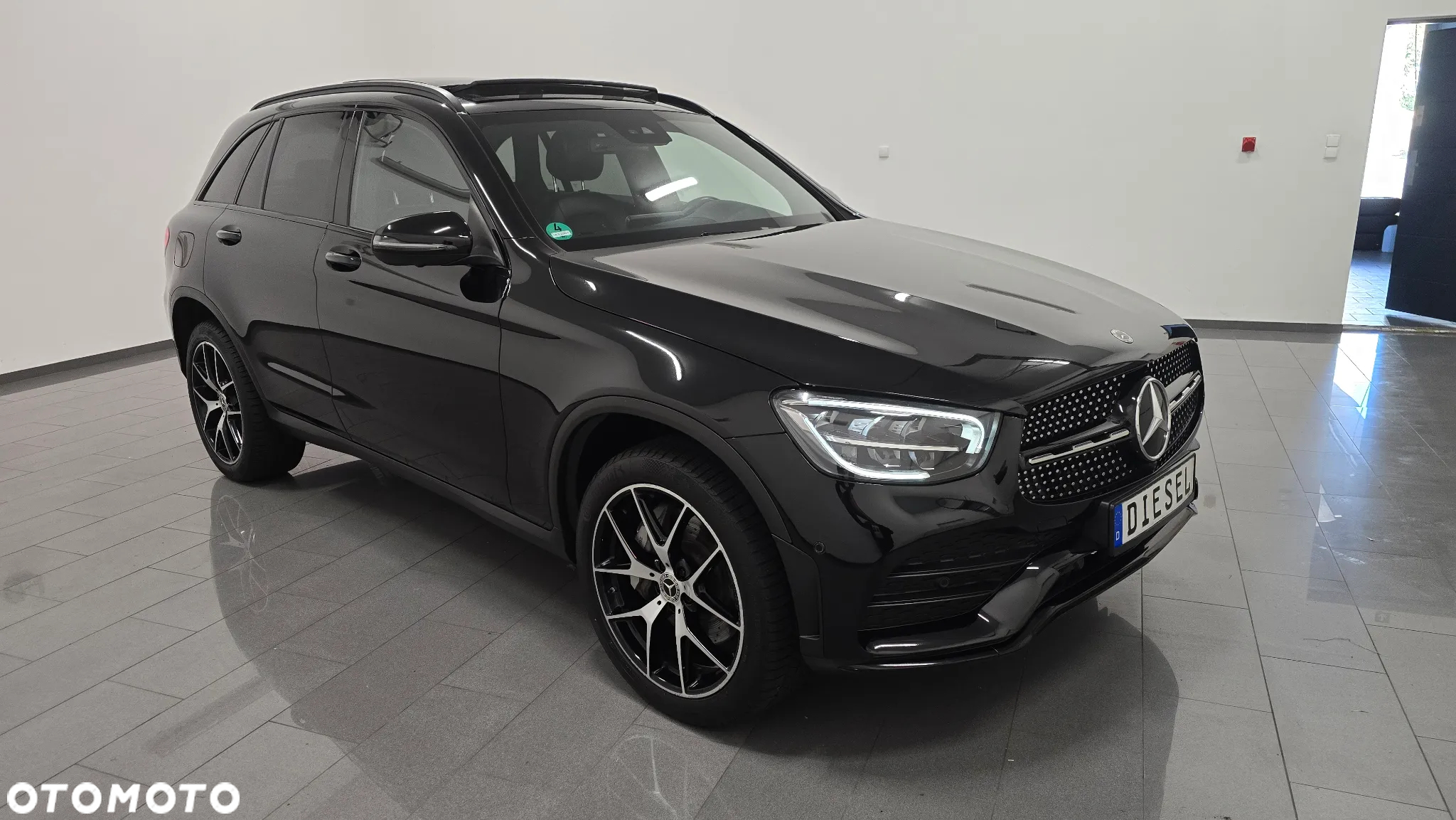 Mercedes-Benz GLC 300 de 4Matic 9G-TRONIC AMG Line - 2