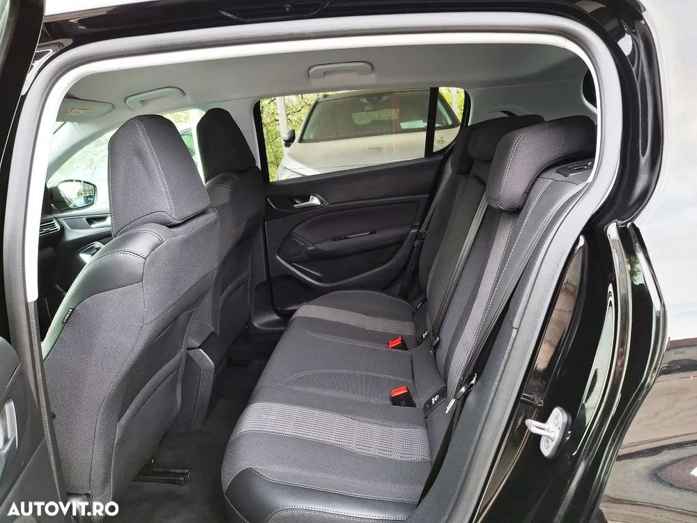 Peugeot 308 1.2 L PureTech Turbo Allure - 9