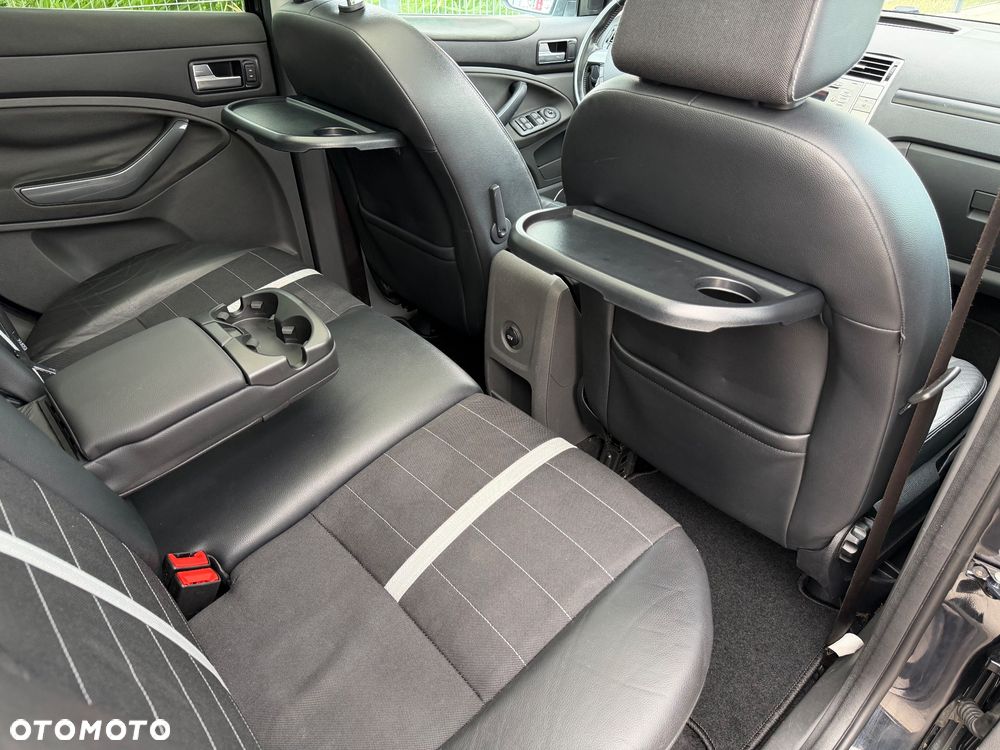 Ford Kuga 2.0 TDCi Titanium FWD - 23