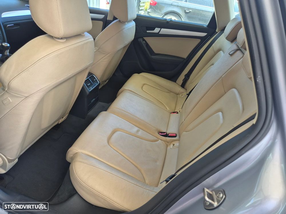 Audi A4 2.0 TDI S-line - 26