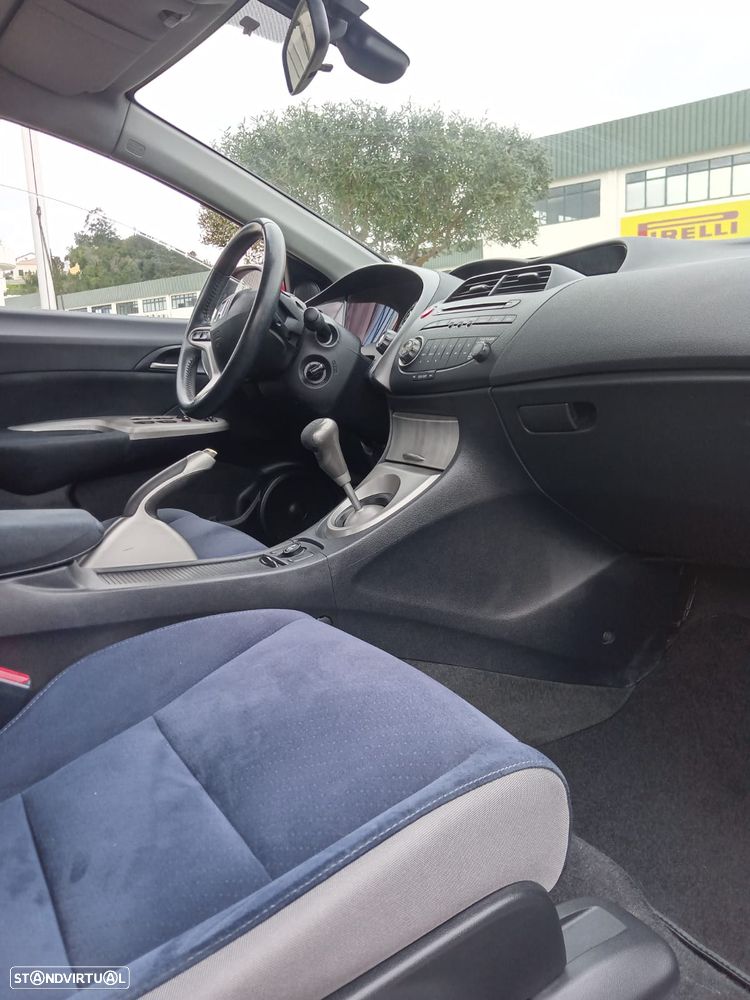 Honda Civic 1.8 Sport - 9