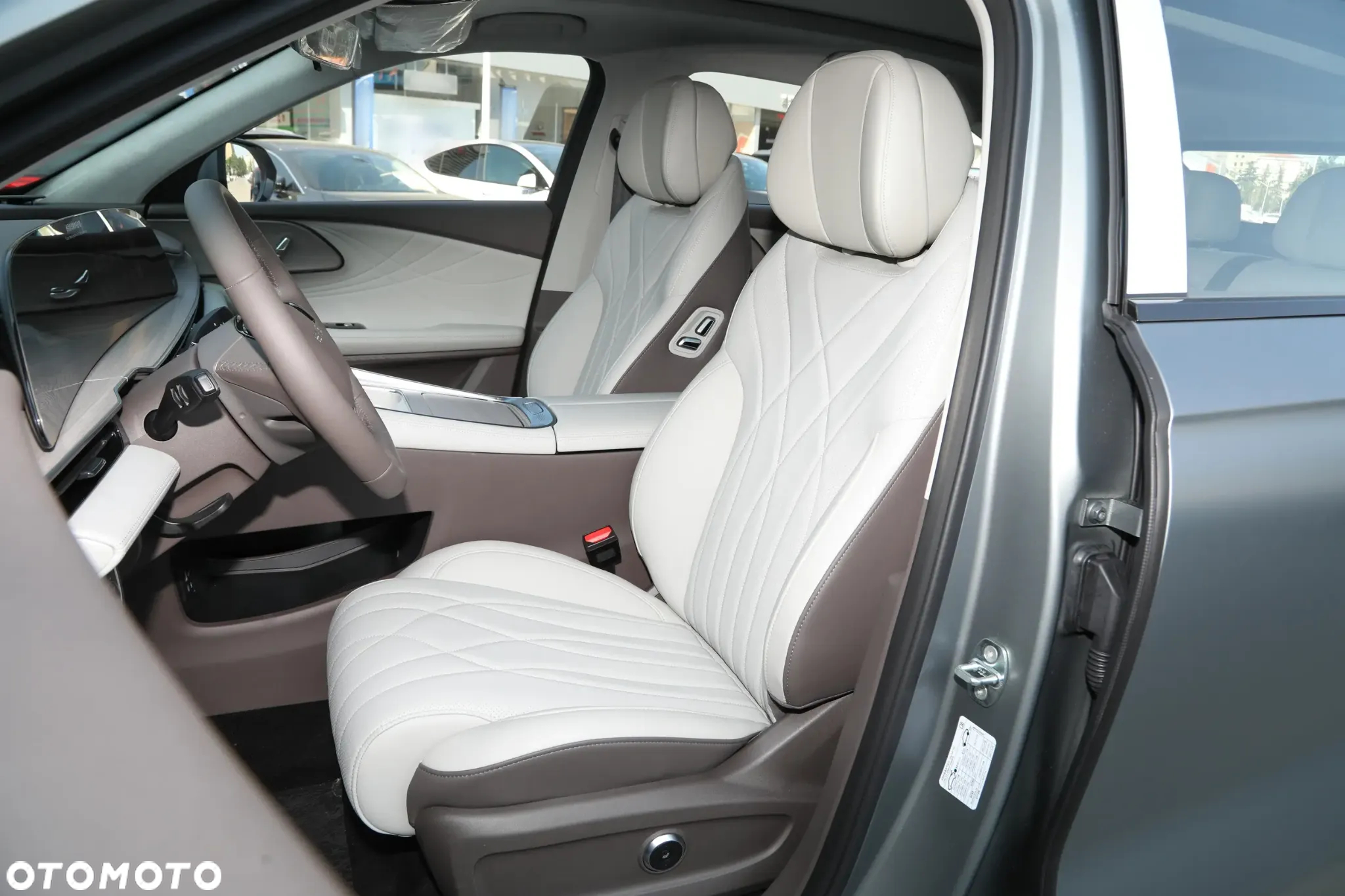 Omoda 9 1.5 Super Hybrid Exclusive AWD - 10