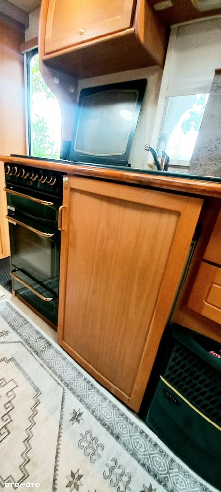 Elddis Typhoon - 17