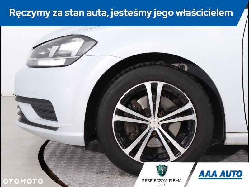 Volkswagen Golf - 16