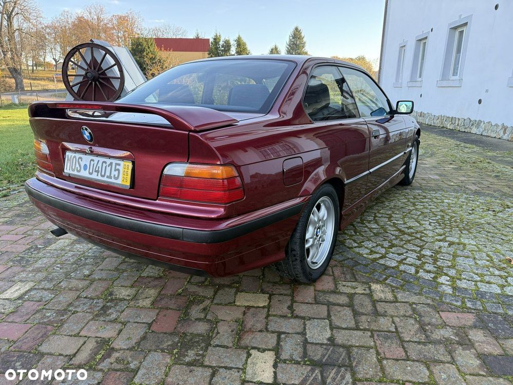 BMW Seria 3 316i - 4