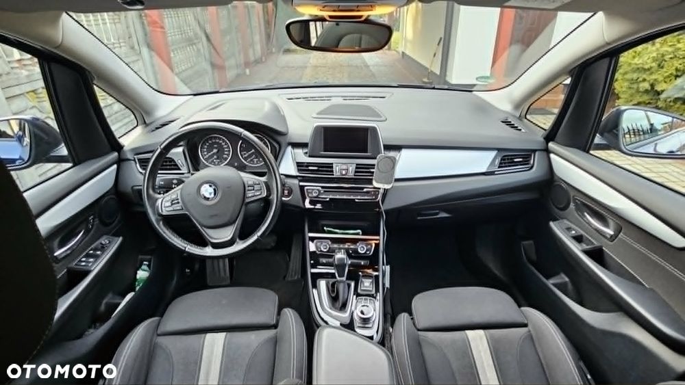 BMW Seria 2 218d xDrive Sport - 6