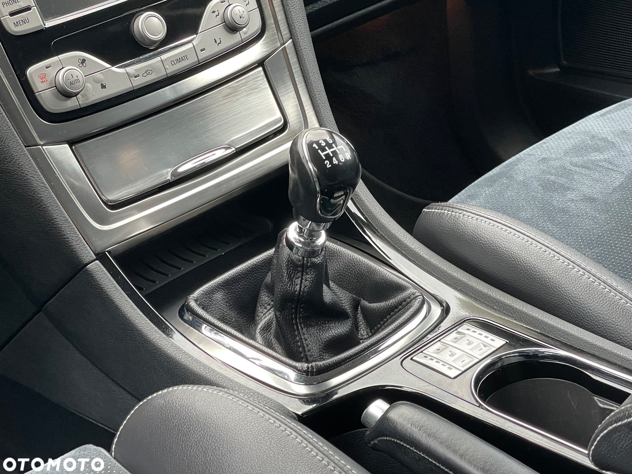 Ford Mondeo 2.5 Titanium - 32