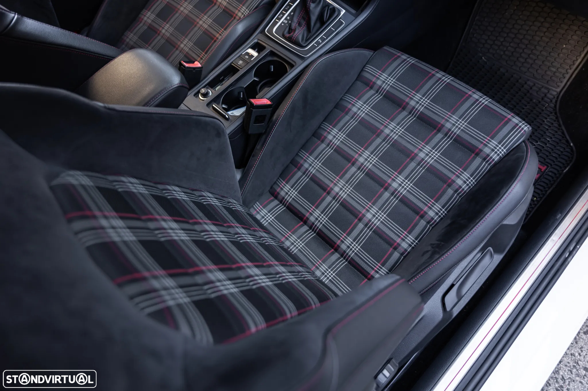 VW Golf 2.0 TSi GTi DSG Performance - 21