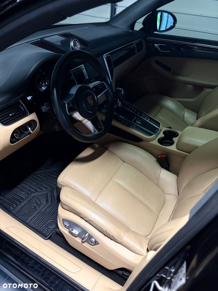 Porsche Macan - 16