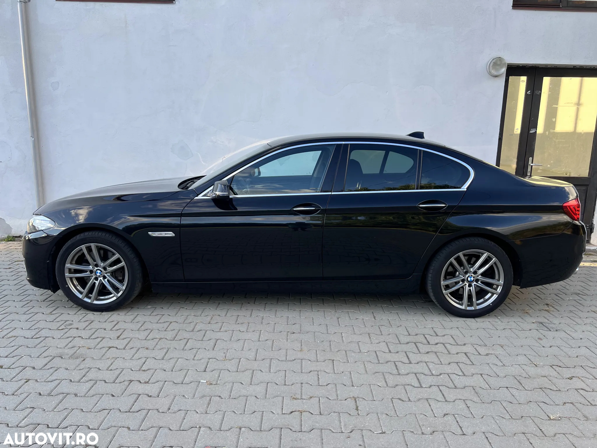 BMW Seria 5 525d Aut. Luxury Line - 5